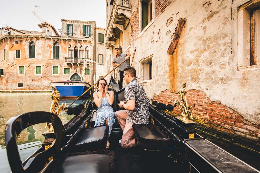 Comment planifier la parfaite demande en mariage surprise : le point de vue d'un photographe